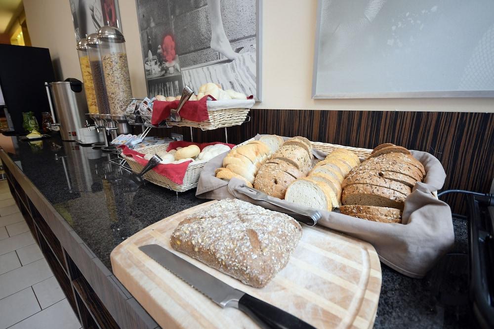 The Honest By Chic & Basic 4* Budapest