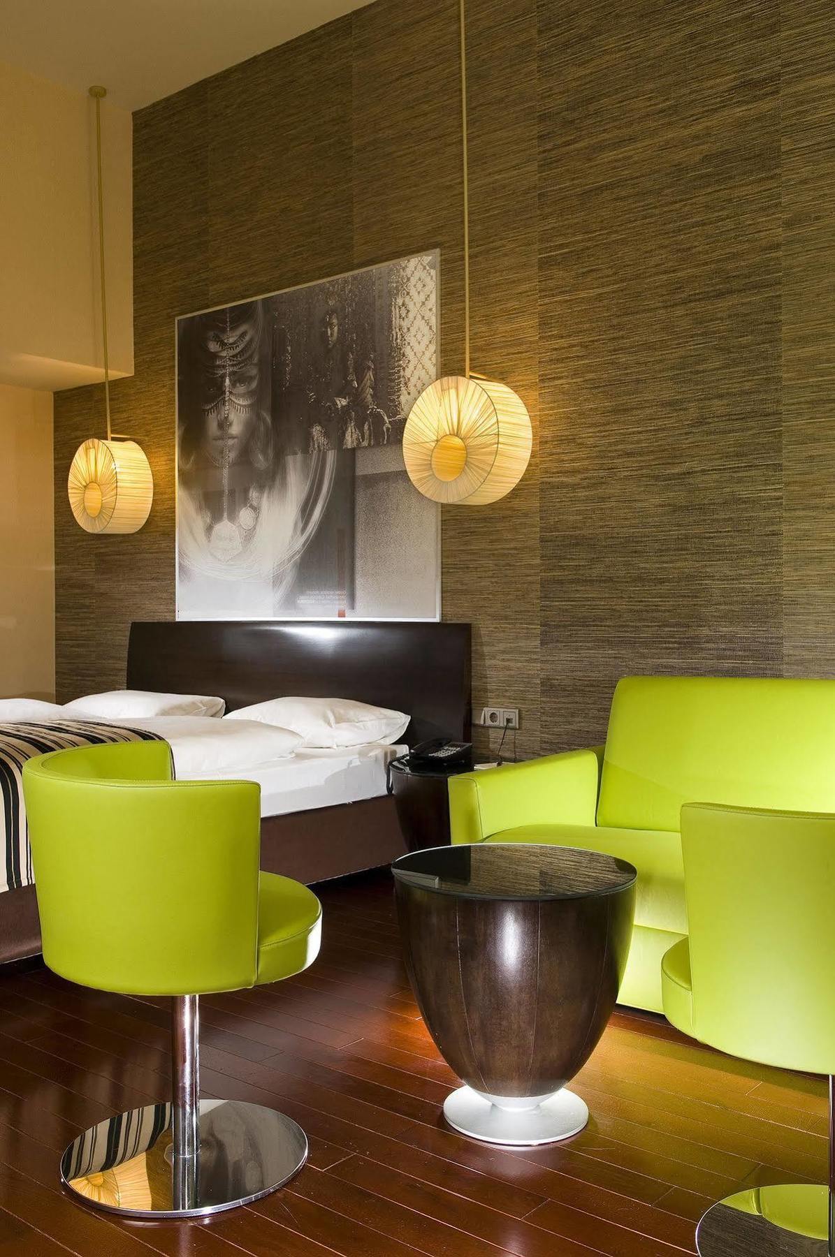 The Honest Budapest By Chic & Basic Hotel Budapeszt